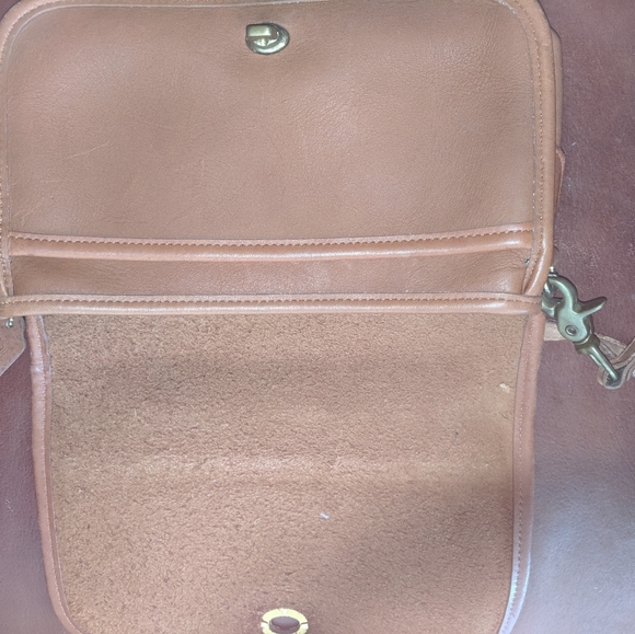 Coach smaller clutch carry purse - Picture 7 of 8